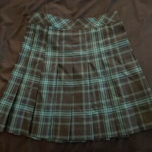 H&M GREEN SKIRT